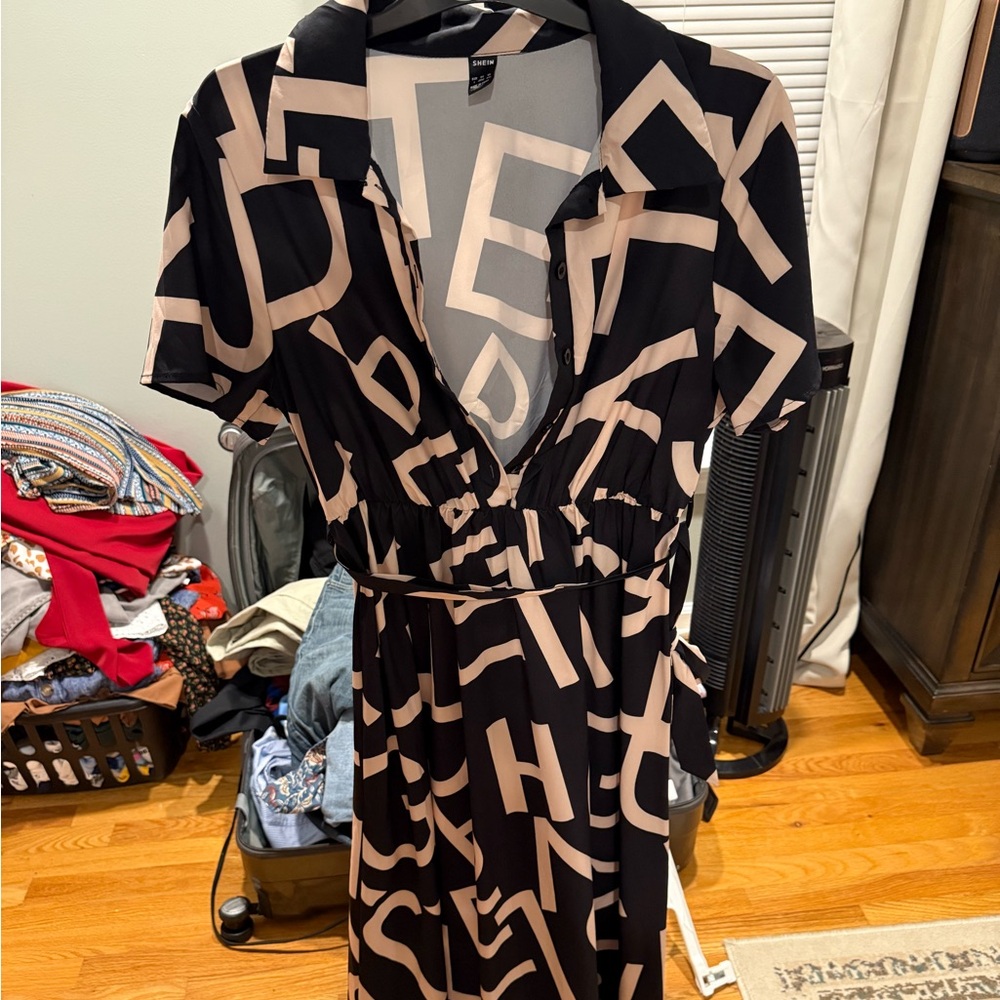 SHEIN Black and Tan Letter Print Dress